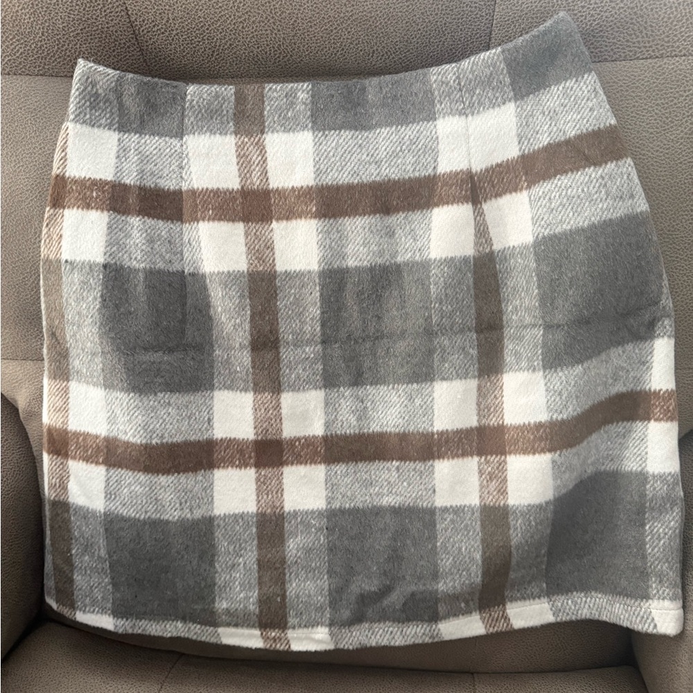 Chic Plaid Mini Skirt in Gray and Brown